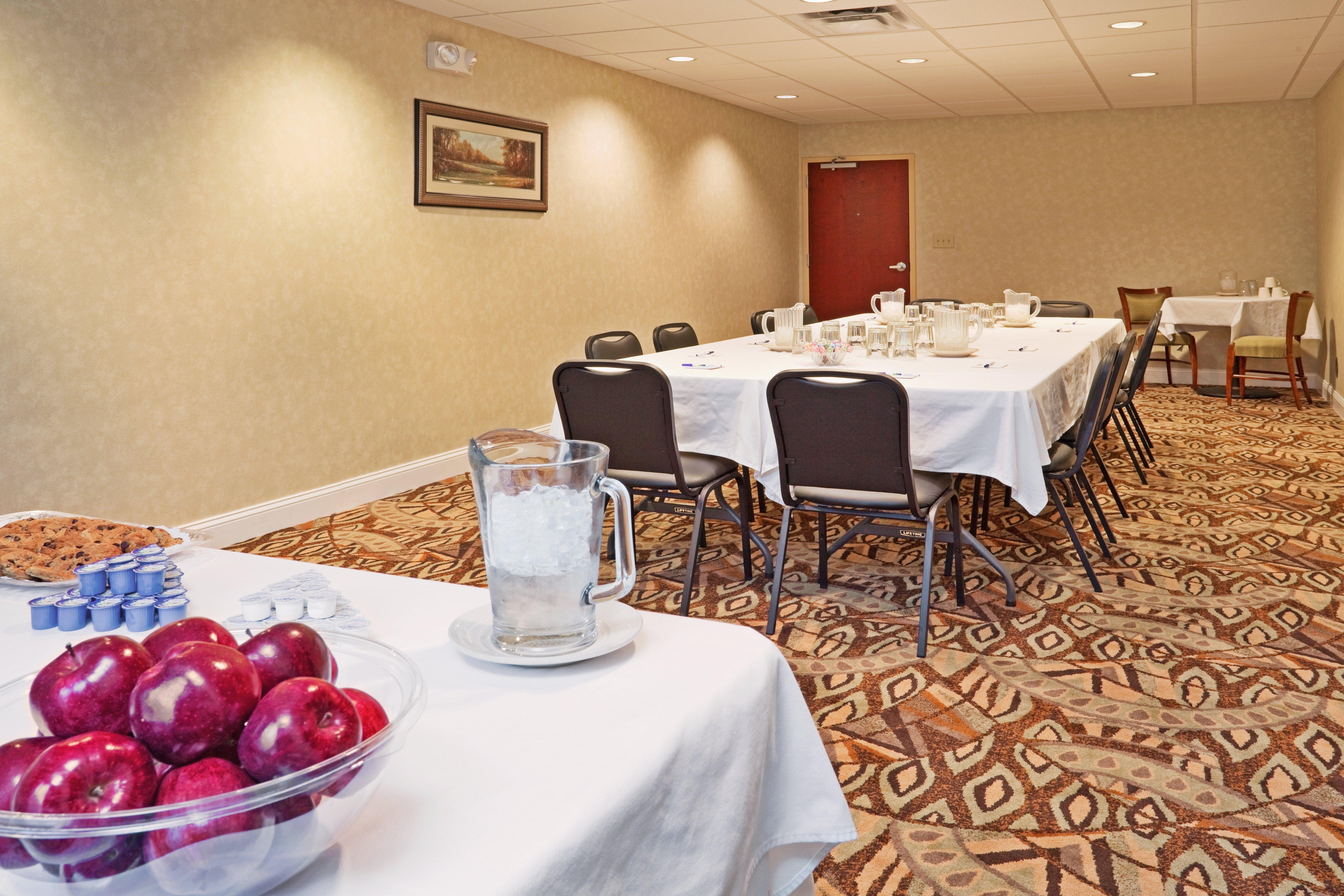 Holiday Inn Express & Suites Southern Pines-Pinehurst Area By Ihg Exterior photo